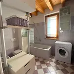 Σπίτι διακοπών Red Chair House Riva di Solto