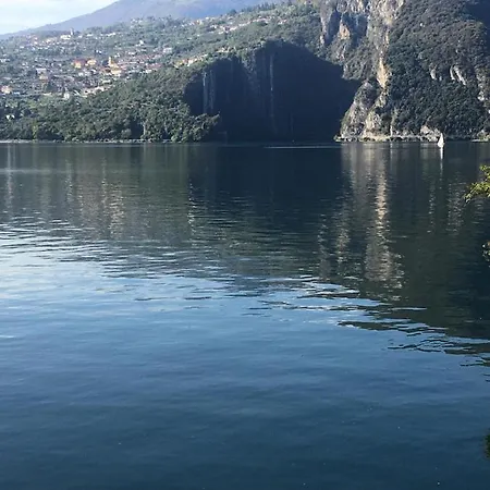 Red Chair House * Riva di Solto