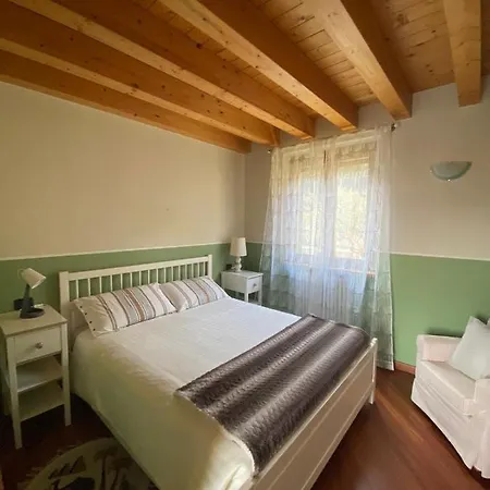 Nyaraló Red Chair House