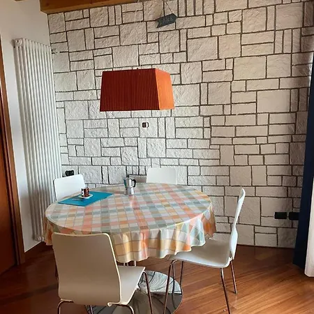 Tatil Evi Red Chair House